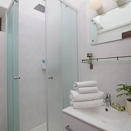 Apartment Vicina Summer *